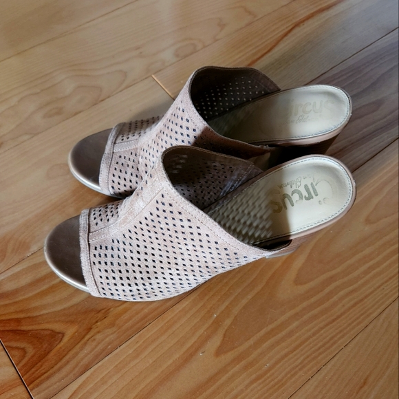 Sam Edelman Circus Beige microsuede mules with block heel - Picture 2 of 6